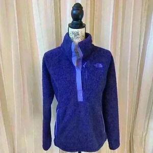Cozy THE NORTH FACE Jacket - Gorgeous vibrant Purple Color